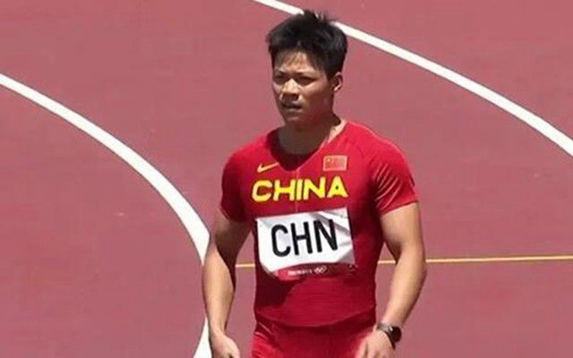年轻丈夫年轻的爸爸