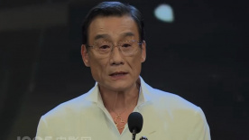 总是露出的黑内衣